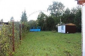участок с коммуникациями