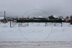 участок с коммуникациями